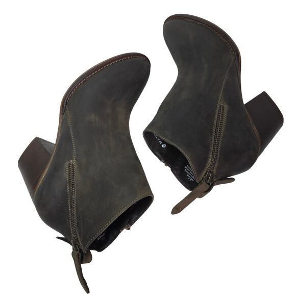 Blondo Waterproof 6.5 Dark Camo Nivada Ankle Boots Distressed look. Leather Fun - Picture 1 of 14